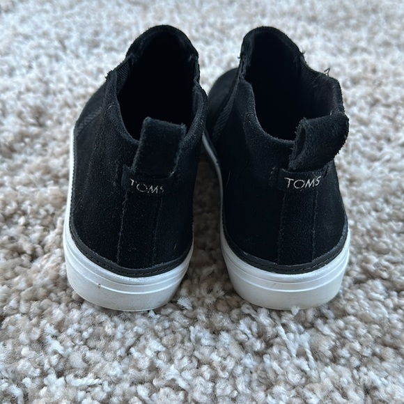 TOMS Suede Black Booties, Size 6 -excellent condition - Picture 6 of 7